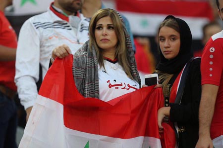 چرا زنان سوری در ورزشگاه هستند اما زنان ایرانی نه؟