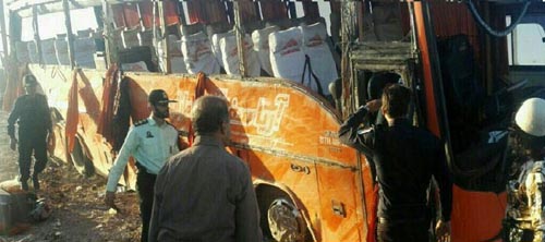 اولین تصاویر از واژگونی اتوبوسی که منجر به مرگ ۱۱ دختر دانش‌آموز شد