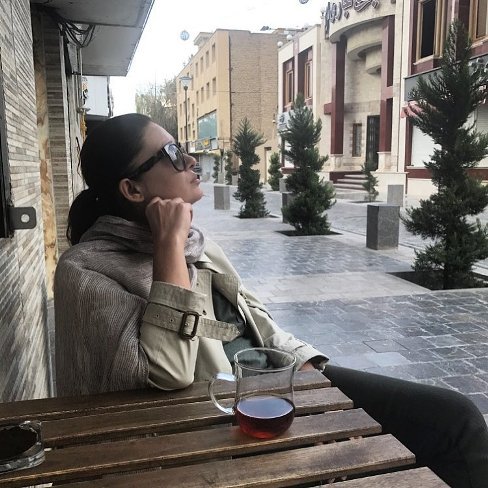نورگل یشیلچای بازیگر جذاب ترکیه ای بی حجاب در ایران! |عکس