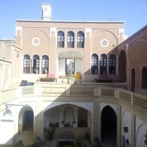 خانه صادقی ؛ یکی از خانه های قدیمی و دیدنی استان کرمان | فیلم