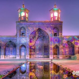 زیباترین مسجد جهان با جلوه ای از رنگ های جادویی در ایران
