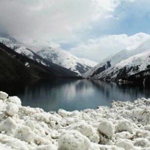 دریاچه ای در ایران که دل گردشگران را می برد!/عکس