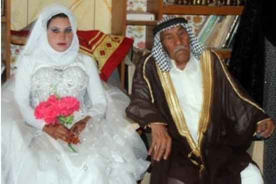 عروس 22 ساله کنار داماد 92 ساله/عکس